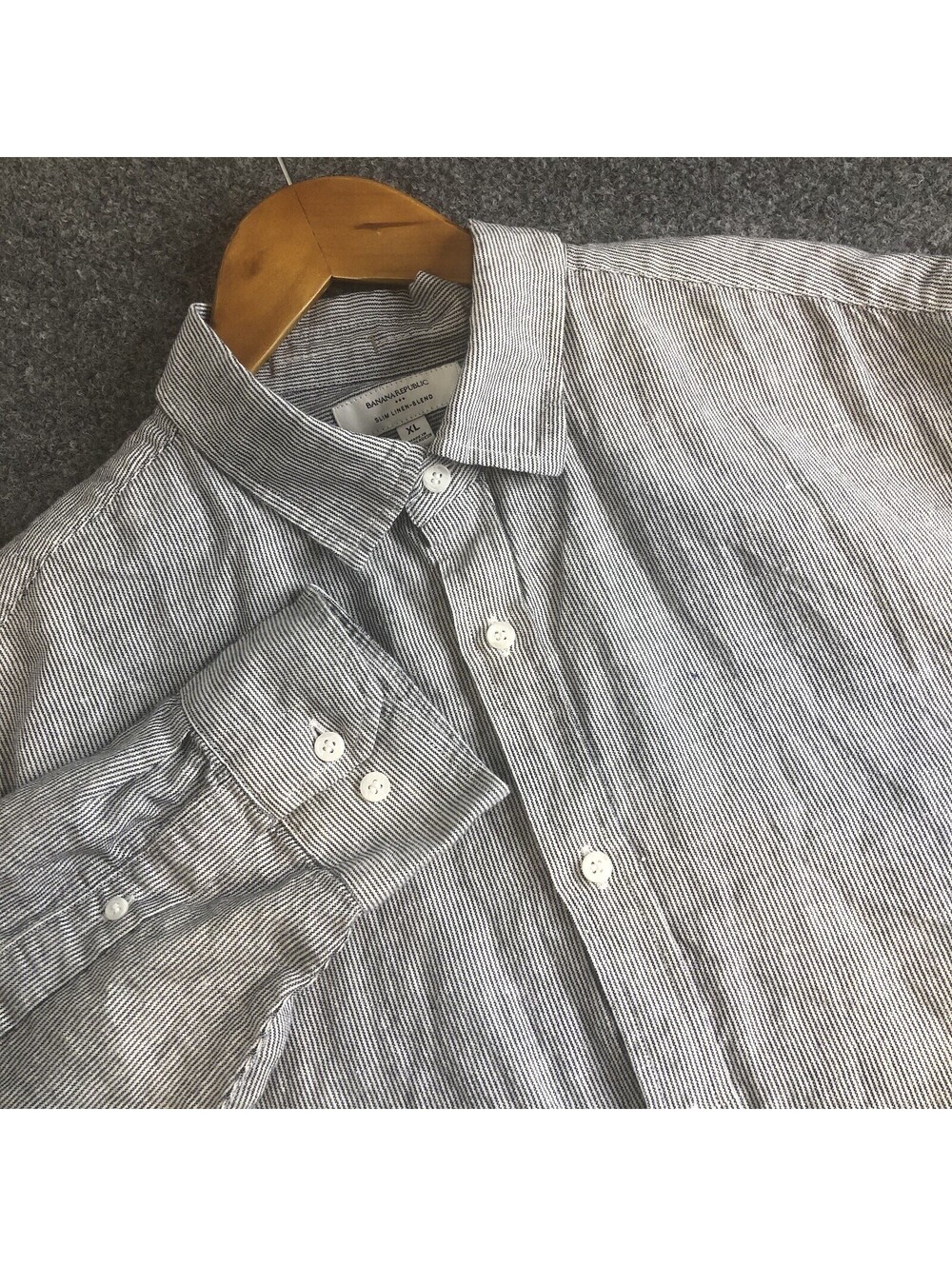 Banana Republic Shirt Mens XL  Brown 100% Linen Long Sleeve Standard Chambray
